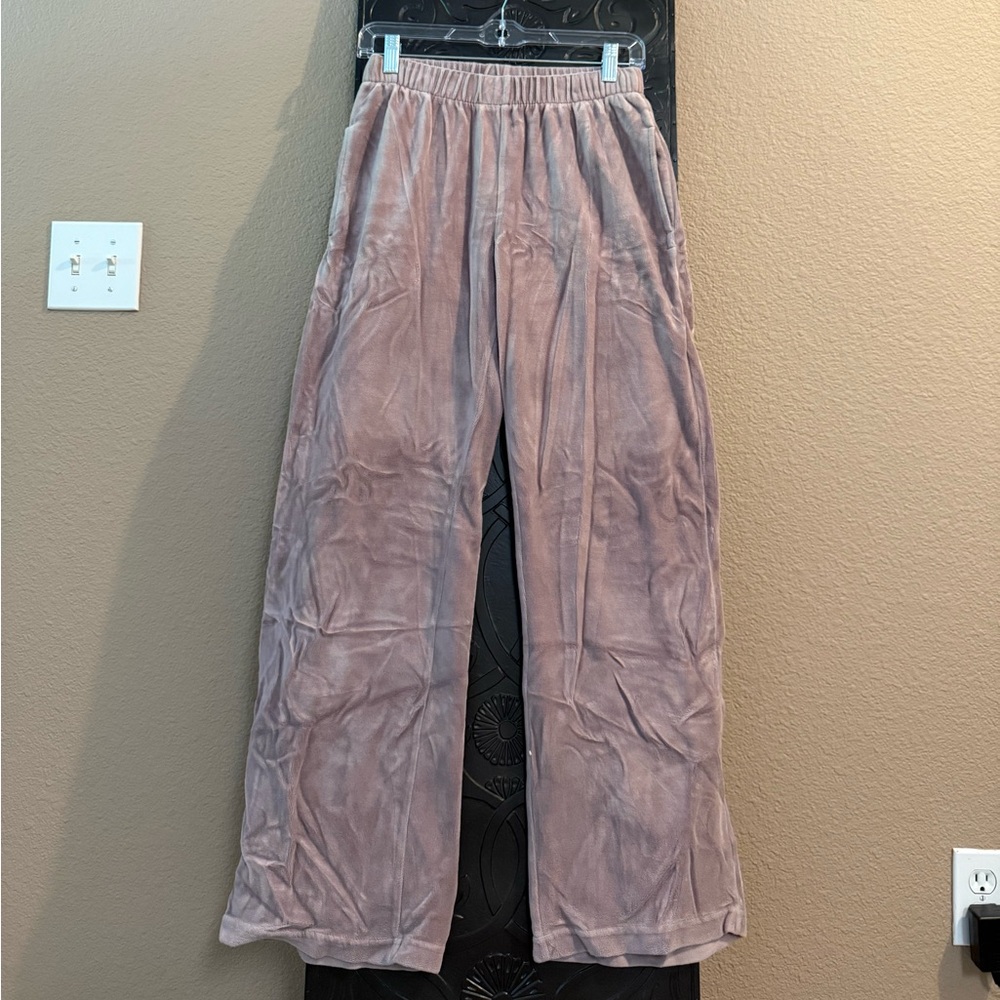 Brandy Melville Mauve Velvet Sweatpants